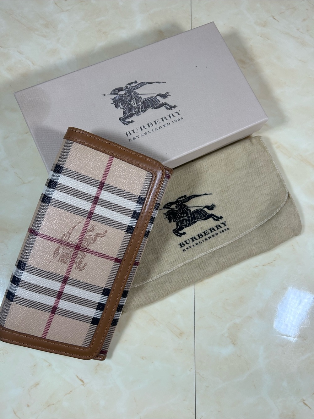 Burberry Wallet - Picture 8 of 16